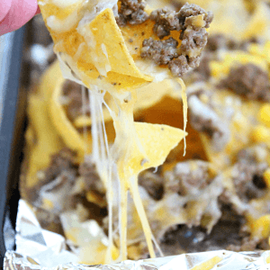 One Pan Broiler Nachos #nachos @tableforsevenv #tableforsevenblog #onepandinner