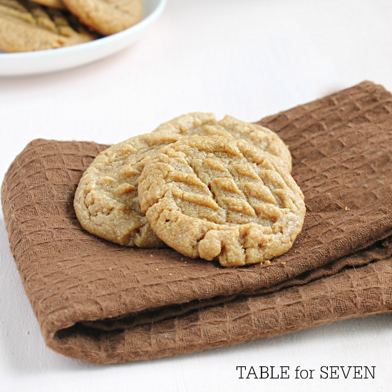 Flourless Peanut Butter Cookies @tableforseven #tableforsevenblog #peanutbutter #cookies #flourless 