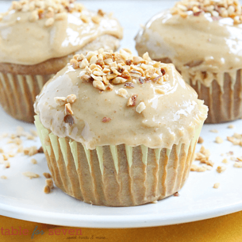 Banana Cupcakes with Peanut Butter Frosting #banana #cupcakes #peanutbutter #frosting #tableforsevenblog @tableforseven #dessert #recipe