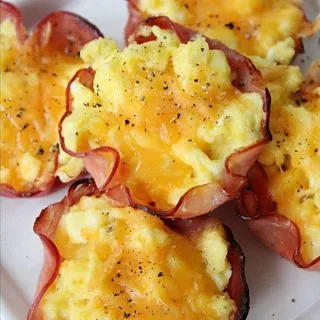 Ham and Egg Cups @tableforseven #tableoforsevenblog #ham #eggs #cheese #breakfast