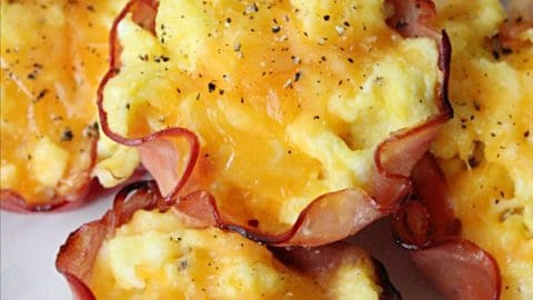 Ham and Egg Cups @tableforseven #tableoforsevenblog #ham #eggs #cheese #breakfast