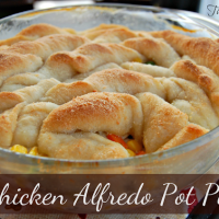 Chicken Alfredo Pot Pie #chicken #alfredo #potpie #dinner #tableforsevenblog