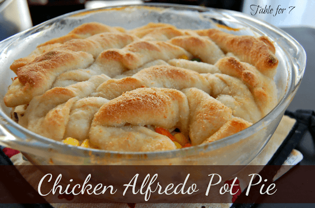 Chicken Alfredo Pot Pie #chicken #alfredo #potpie #dinner #tableforsevenblog 