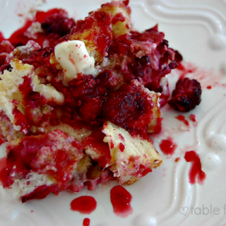 Baked Berry French Toast #berry #frenchtoast #baked #breakfast #brunch #tableforsevenblog