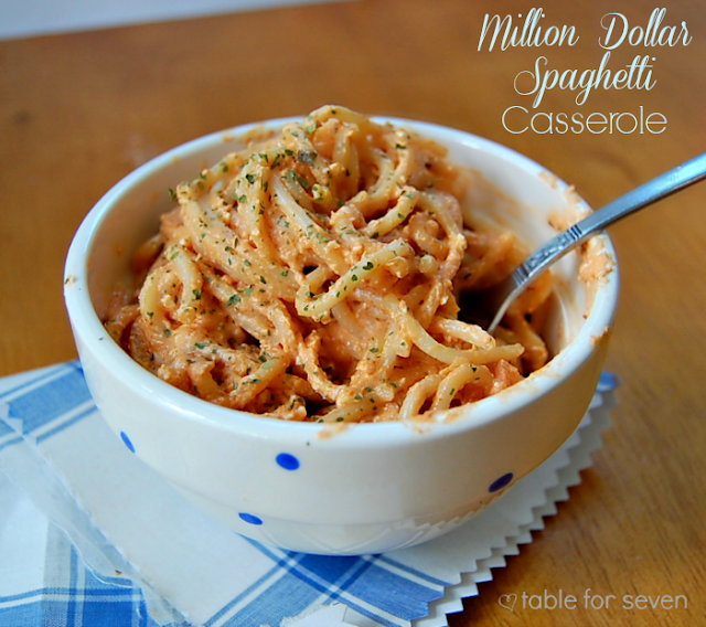 Million Dollar Spaghetti Casserole #spaghetti #casserole #cheese #dinner #recipe #tableforsevenblog @tableforseven
