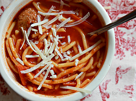 Spaghetti and Meatballs Soup #soup #spaghetti #meatball #dinner #tableforsevenblog