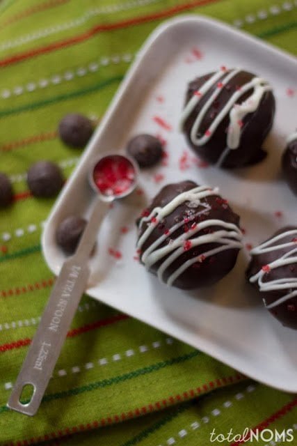 mint chocolate truffles: guest post: total noms