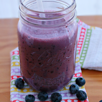 Blueberry Yogurt Smoothie #blueberry #yogurt #smoothie #tableforsevenblog
