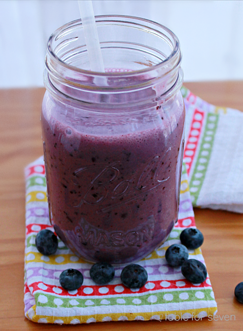 Blueberry Yogurt Smoothie #blueberry #yogurt #smoothie #tableforsevenblog 