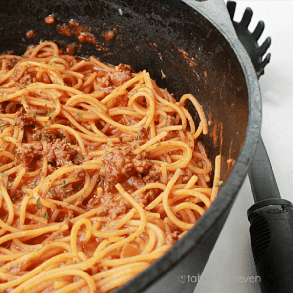 One Pot Spaghetti Table for Seven