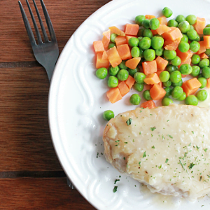 Crock Pot Pork Chops #crockpot #slowcooker #pork #porkchops #tableforsevenblog