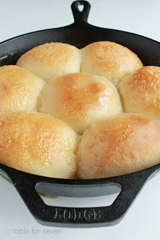 Honey Butter Dinner Rolls #dinnerrolls #honey #butter #rolls #bread #tableforsevenblog