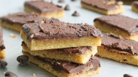 Spread Cookie Bars #cookiebars #cookies #bars #frosting #dessert #tableforsevenblog