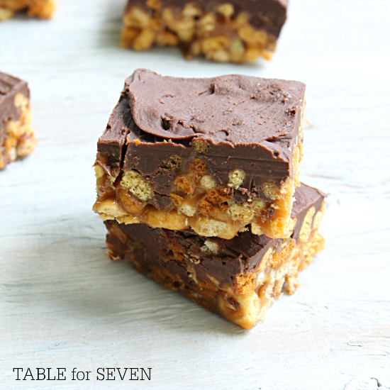 No Bake Peanut Butter Chocolate Cereal Bars #nobake #peanutbutter #chocolate #cereal #bars #dessert #tableforsevenblog 