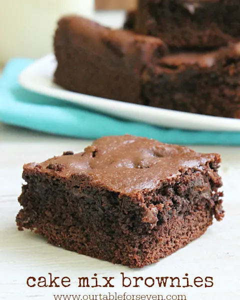 Cake Mix Brownies @tableforseven #tableforsevenblog #brownies #chocolate #cakemix #dessert