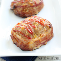 Mini Bacon Cheese Meatloaves from @tableforseven #tableforsevenblog #meatloaf #bacon #cheese #dinner #groundbeef