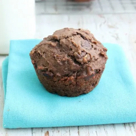 Chocolate Peanut Butter Oatmeal Muffins #peanutbutter #oatmeal #chocolatechip #chocolate #muffins #tableforsevenblog @tableforseven