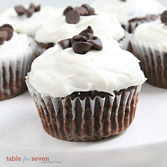 Double Chocolate Cupcakes with Marshmallow Cream Cheese Frosting #chocolate #cupcakes #doublechocolate #dessert #marshmallow #marshmallowfrosting #tableforsevenblog 