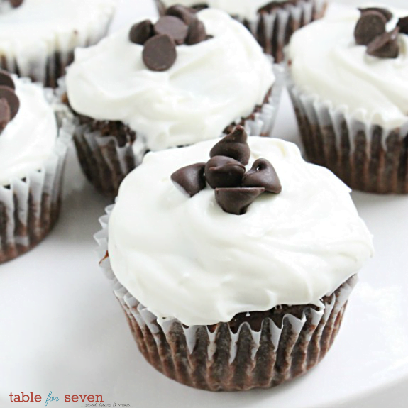 Double Chocolate Cupcakes with Marshmallow Cream Cheese Frosting #chocolate #cupcakes #doublechocolate #dessert #marshmallow #marshmallowfrosting #tableforsevenblog 