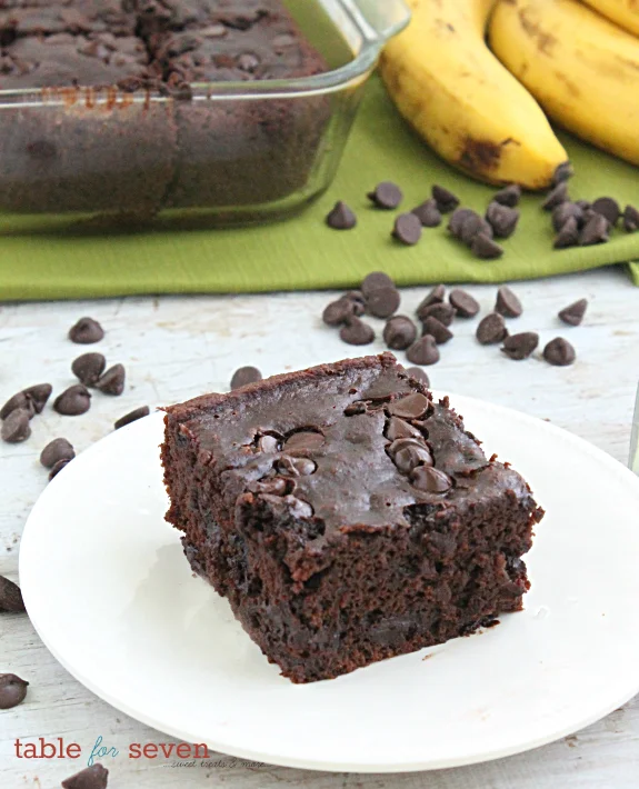 Chocolate Banana Applesauce Cake #cake #banana #chocolate #applesauce #dessert