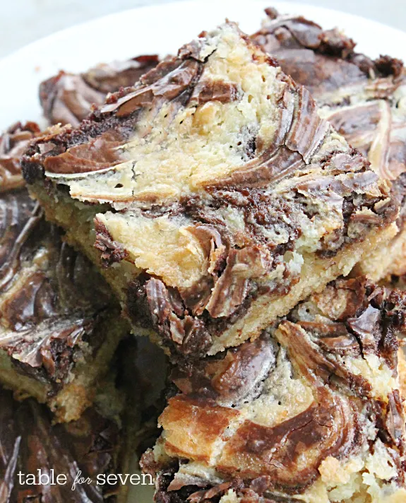 Chocolate Marble Gooey Cake from @tableforseven #cake #marblecake #dessert #cakemix #tableforsevenblog #recipe 