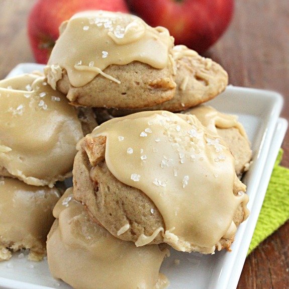 Salted Caramel Apple Cookies @tableforseven #tableforsevenblog #saltedcaramel #cookies #apple #fallbaking 