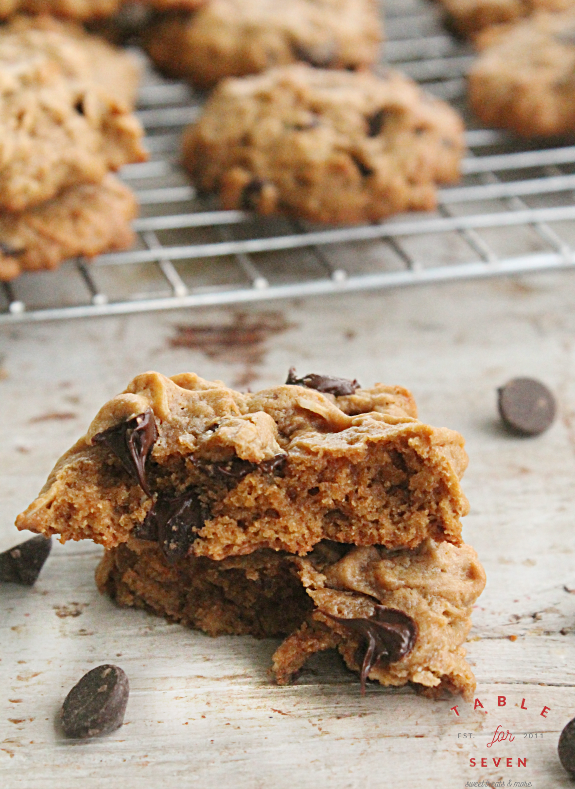Dark Chocolate and Peanut Butter Oatmeal Cookies #cookies #oatmeal #darkchocolate #peanutbutter #dessert #tableforsevenblog 