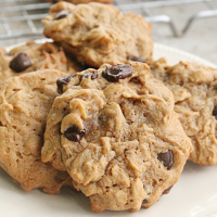 Dark Chocolate and Peanut Butter Oatmeal Cookies #cookies #oatmeal #darkchocolate #peanutbutter #dessert #tableforsevenblog