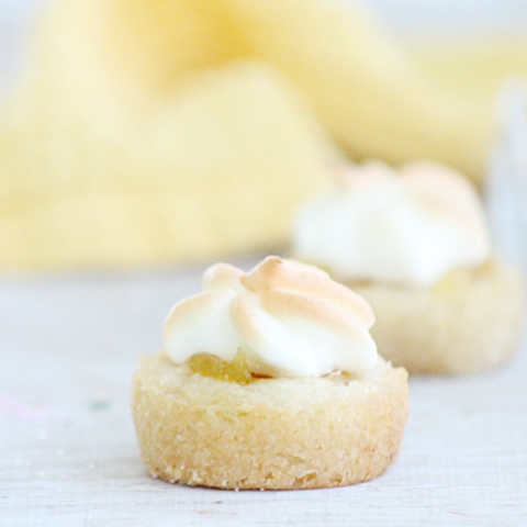 Lemon Meringue Pie Cookie Bites @tableforseven #tableforsevenblog #lemon #lemonmeringue #dessert #cookies #dessert