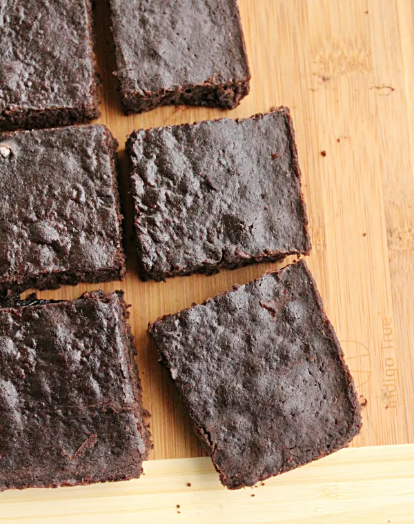 Black Bean Brownies #blackbean #dessert #twoingredients #chocolate #tableforsevenblog 