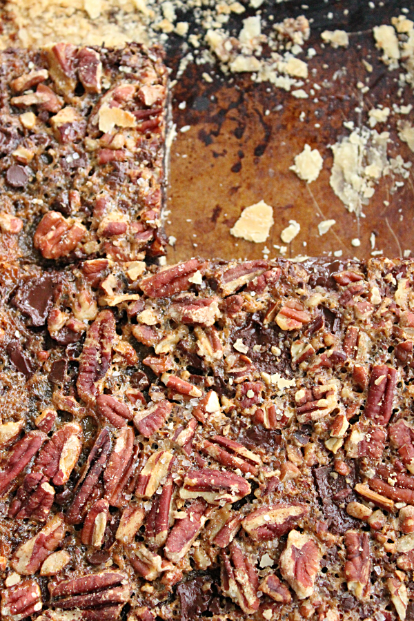 Chocolate Pecan Slab Pie #chocolate #pecanpie #pie #slabpie #pecan #dessert #tableforsevenblog 