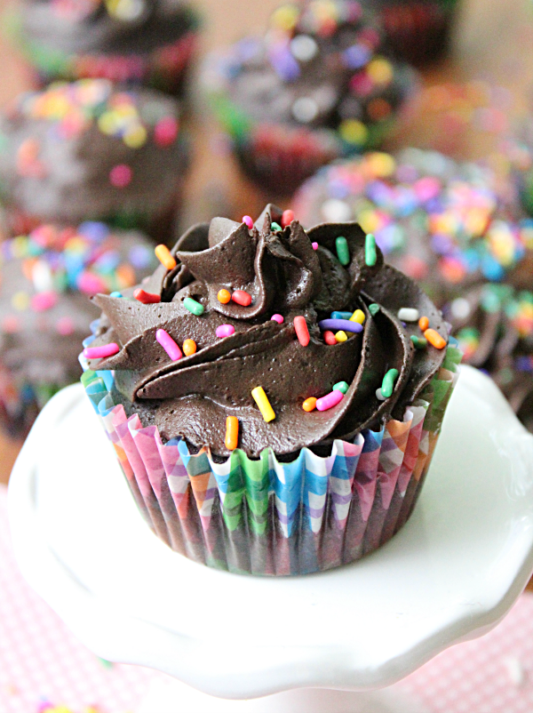 Dark Chocolate Brownie Cupcakes with Dark Chocolate Creamy Frosting #darkchocolate #cupcakes #dessert #brownie #browniecupcake #tableforsevenblog