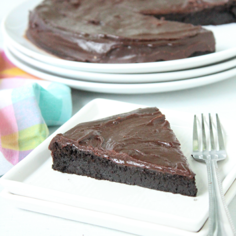 Flourless Chocolate Cake #flourless #chocolate #cake #chocolatecake #tableforsevenblog #dessert
