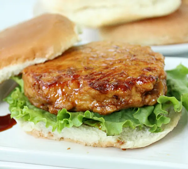 Chicken Teriyaki Burgers with Homemade Teriyaki Sauce #teriyakisauce #chickenburgers #chicken #sliders #dinner #tableforsevenblog