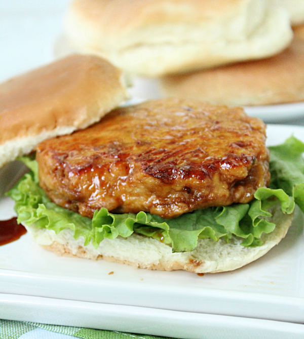 Chicken Teriyaki Burgers with Homemade Teriyaki Sauce #teriyakisauce #chickenburgers #chicken #sliders #dinner #tableforsevenblog 