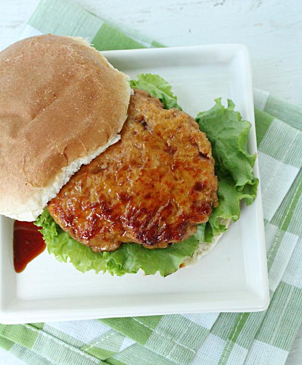 Chicken Teriyaki Burgers with Homemade Teriyaki Sauce #teriyakisauce #chickenburgers #chicken #sliders #dinner #tableforsevenblog 