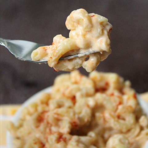 Stove Top Macaroni and Cheese #macncheese #tableforsevenblog @tableforseven #pasta #cheese #dinner #recipe