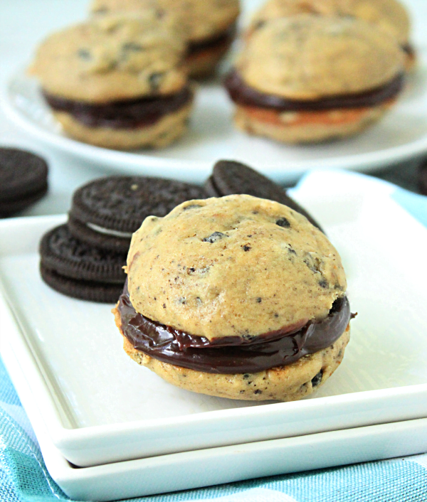 Oreo Whoopie Pies With Chocolate Filling Table For Seven