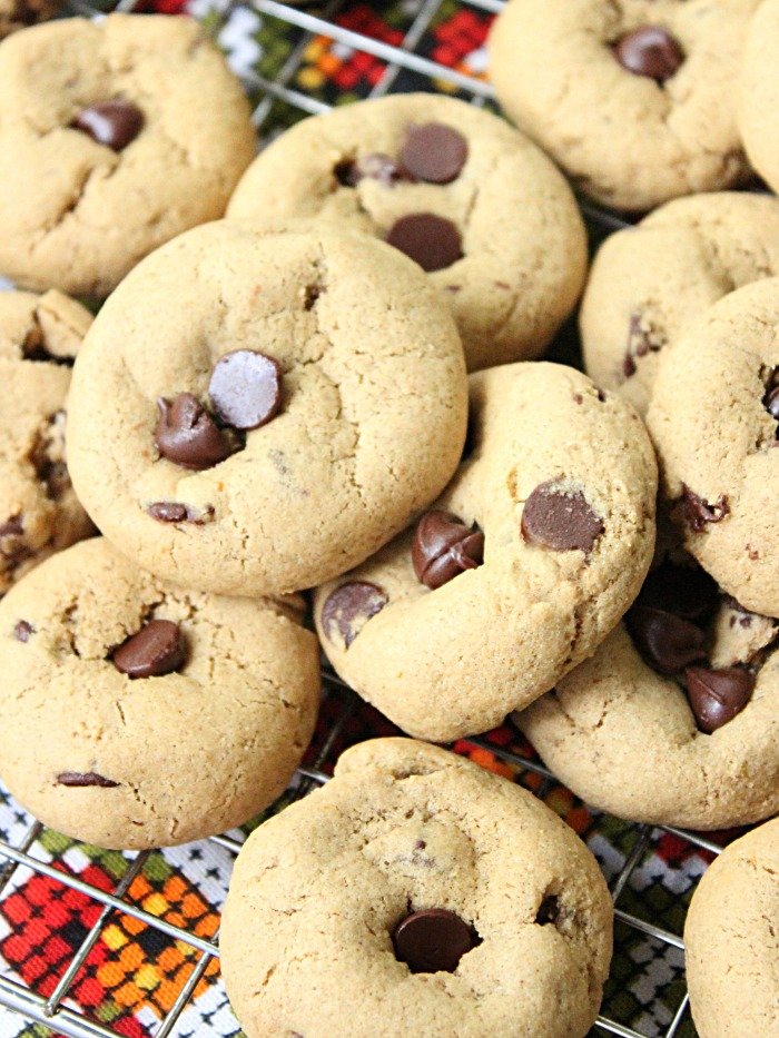 Pumpkin Chocolate Chip Cookies #tableforsevenblog @tableforseven #chocolatechipcookies #pumpkin #cookies 