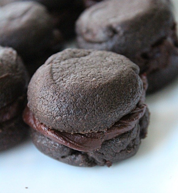 Chocolate Sandwich Cookies with Chocolate Filling #chocolate #sandwichcookies #cookies #eggless #dessert #tableforsevenblog