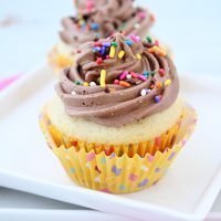 Vanilla Cupcakes for Two #vanilla #cupcakes #vanillacupcakes #dessertfortwo #dessert #tableforsevenblog