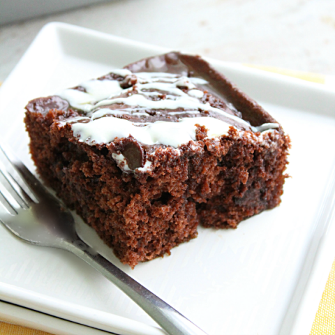 Chocolate Caramel Poke Cake #chocolate #cake #caramel #pokecake #recipe #tableforsevenblog @tableforseven