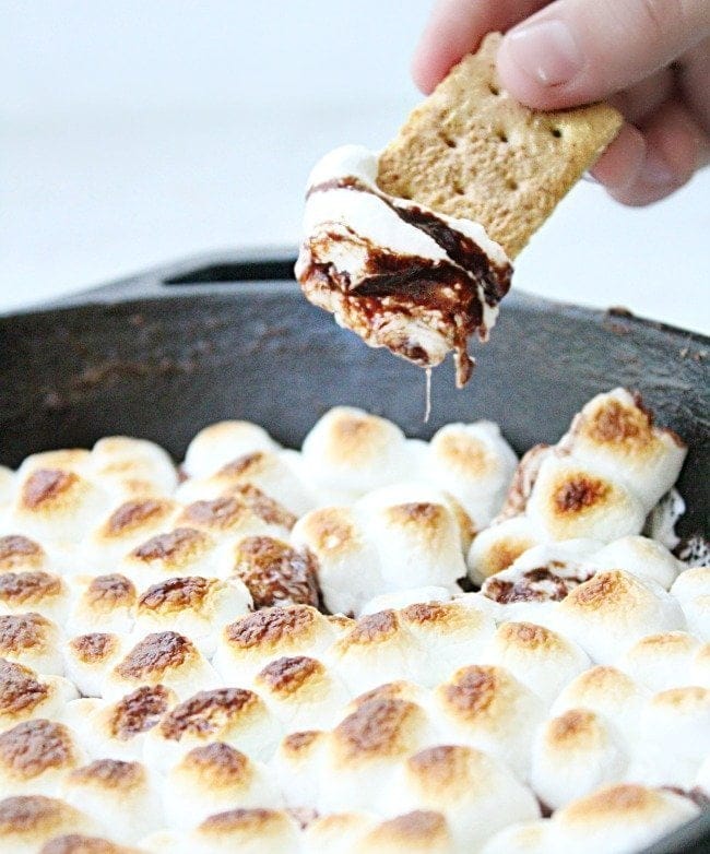 S'mores Skillet Dip #smores #skillet #dip #chocolate #ironskillet #marshmallows #grahamcrackers #tableforsevenblog @tableforseven 