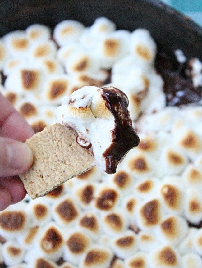 S'mores Skillet Dip #smores #skillet #dip #chocolate #ironskillet #marshmallows #grahamcrackers #tableforsevenblog @tableforseven 