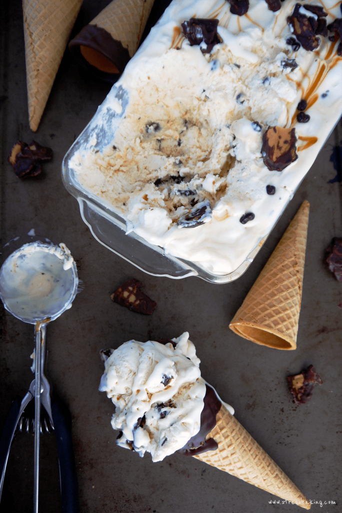 No Churn Homemade Americone Dream Ice Cream @stressbaking #nochurnicecream #americone #icecream #dessert #recipe 