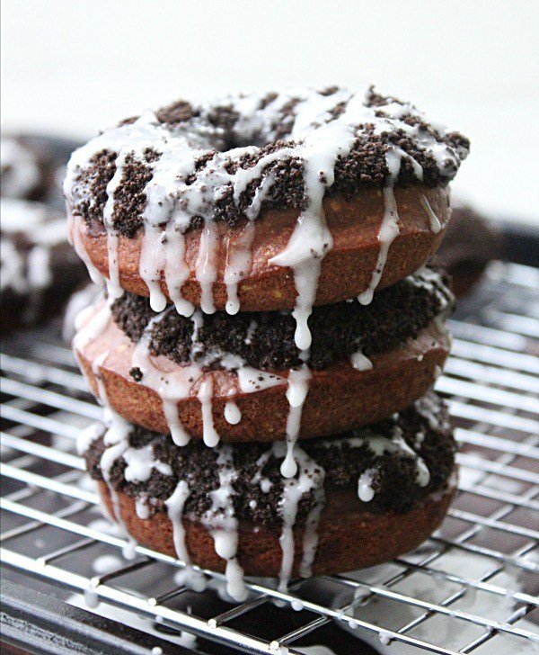 Baked Chocolate Oreo Doughnuts @tableforseven #tableforsevenblog #doughnuts #donuts #chocolate #oreos #recipe