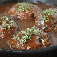 Salisbury Steak by @tableforseven #tableforsevenblog #salisburysteak #dinner #recipe #groundbeef #gravy