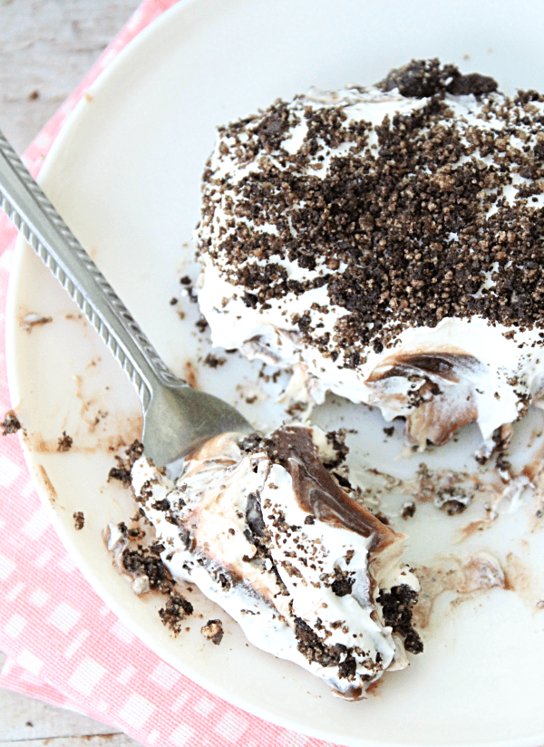 No Bake Peanut Butter Oreo Dessert on a plate