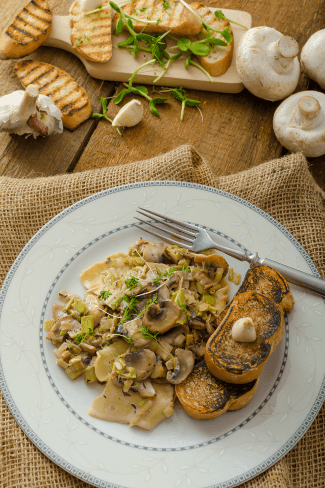 Gordon Ramsay Leek And Mushroom Pasta Table for Seven