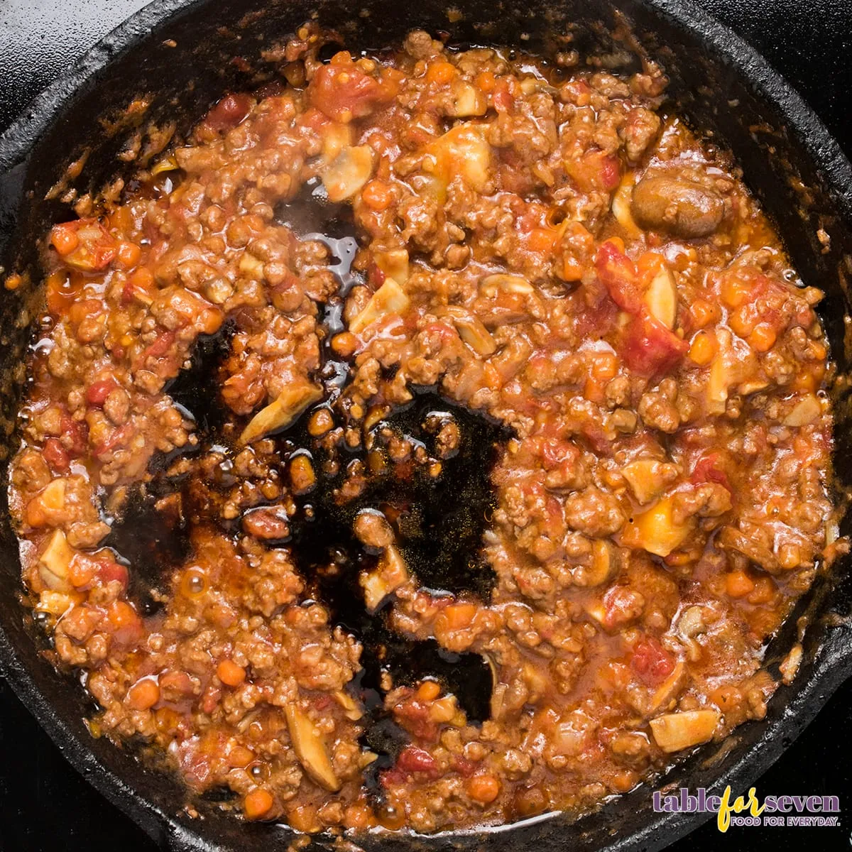 Simmering meat and vegetable filling for Cottage Pie